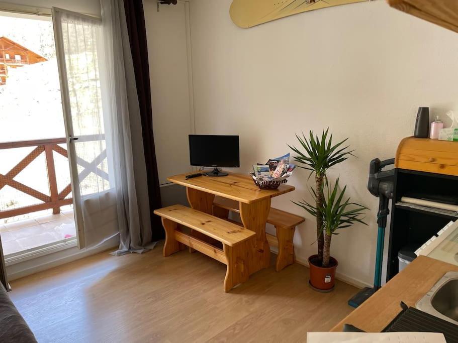 Allos, Logement Pieds Des Pistes, A 10 Minutes De La Base De Loisirs Exterior foto